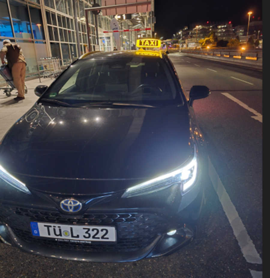 Flughafentaxi Stuttgart ↔ Tübingen – Direkt & zum Festpreis