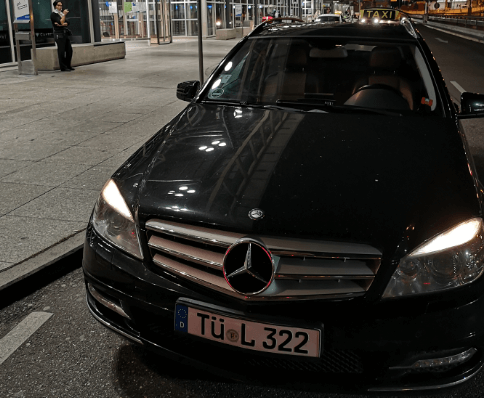 Taxi-Flughafentransfer Tübingen am Stuttgarter Abflugsterminal